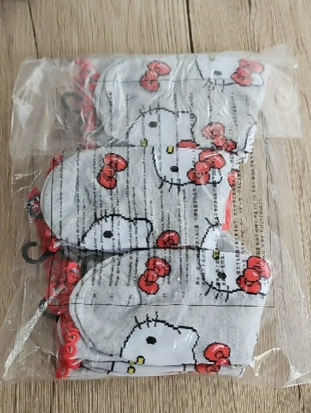 Hello Kitty Gray Socks with Red Bows - 6 Pack